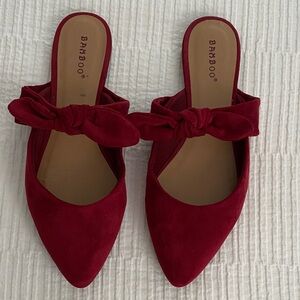 Bamboo Women's Deep Red Bow Mules